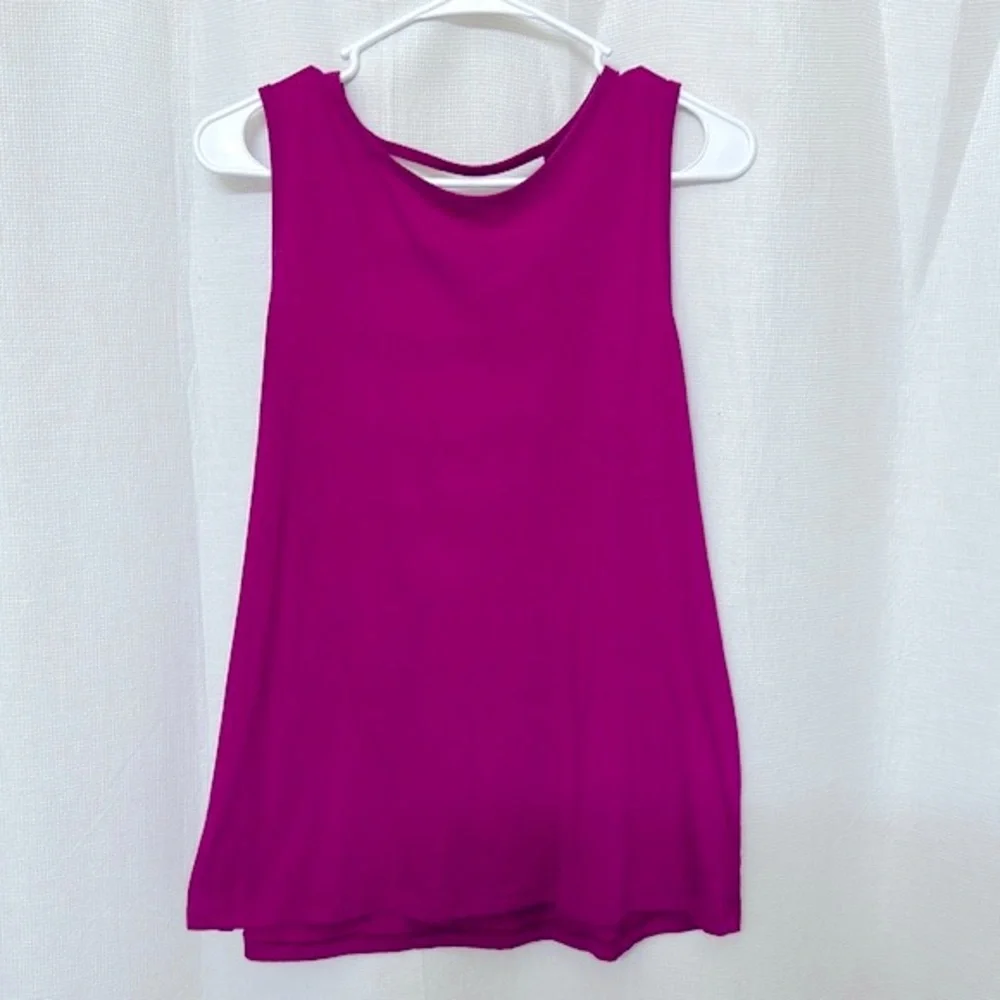 Victoria Sport Tank - Picture 1 of 3